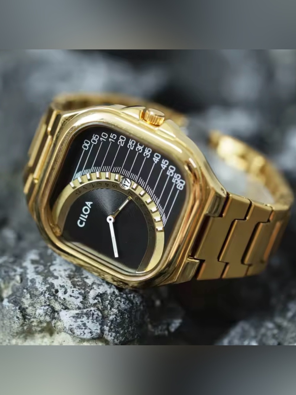 CILOA Gold watch -Style Analog Timepiece with Black Dial